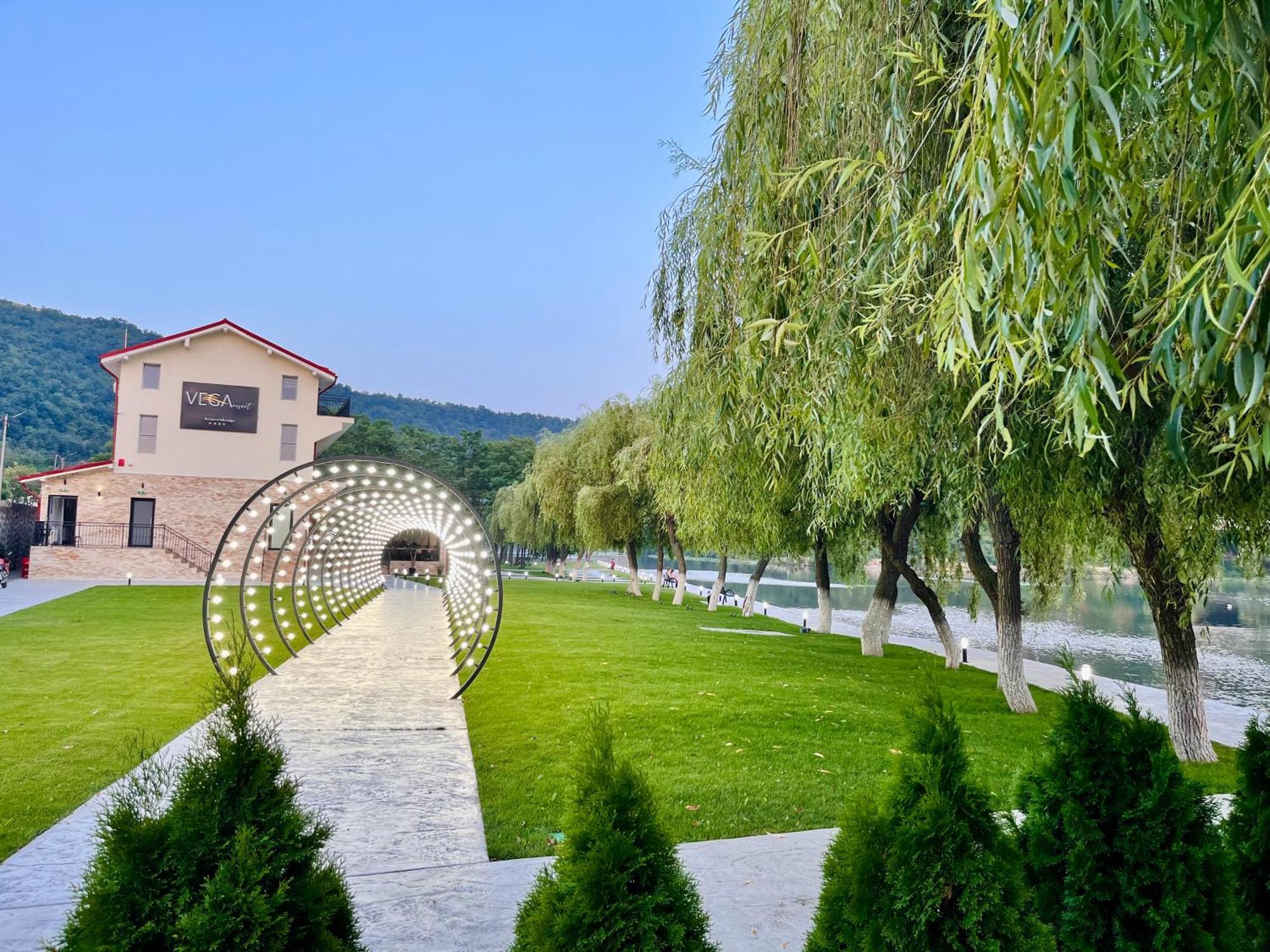 Vega Resort Restaurant & Lodge Orşova Dış mekan fotoğraf
